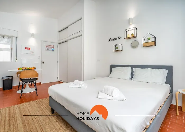 #062 Lemon 3 By Holidays